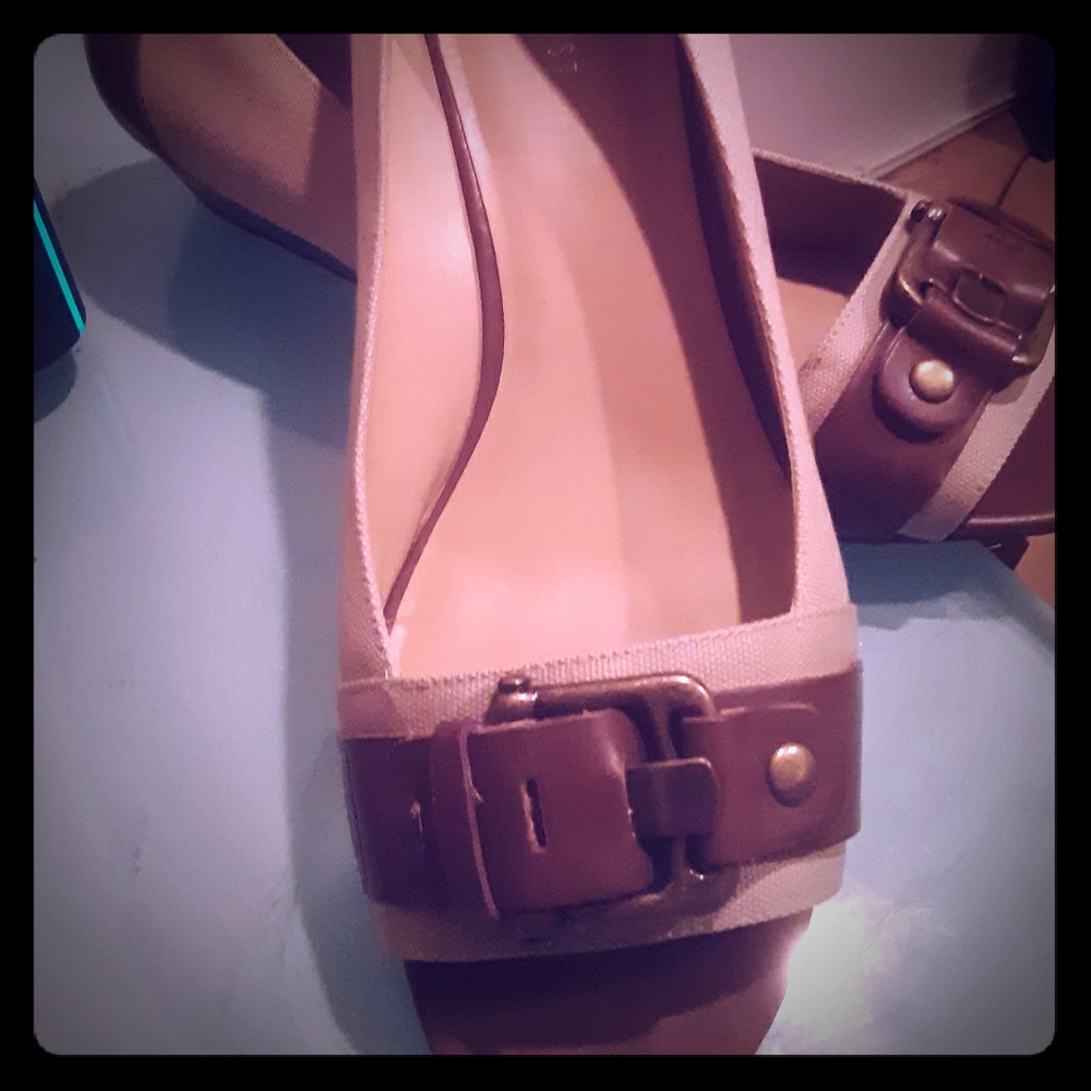 Cream and brown Nine West shoes w buckle size 10